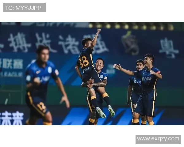 利物浦与贝尔格莱德红星激战正酣比分悬念不断引发球迷热议 利物浦与贝尔格莱德红星激战正酣比分悬念不断引发球迷热议